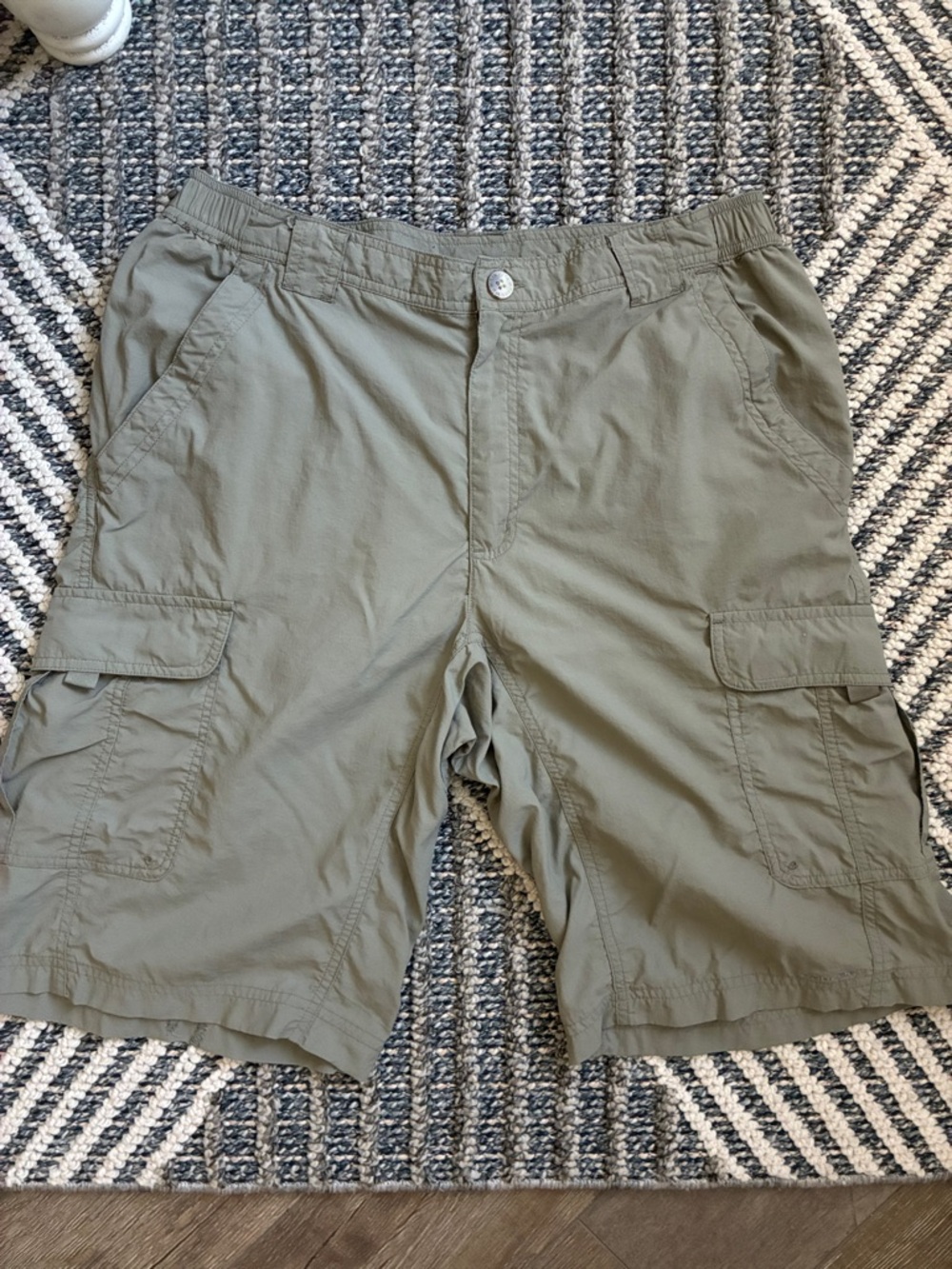 Columbia Totanium Gray Hiking Shorts Size M